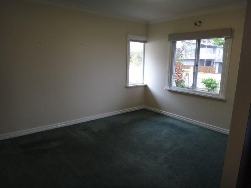 18 Bowd Pde, Wavell Heights QLD 4012