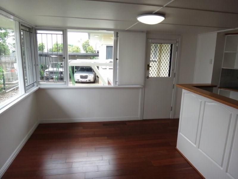 18 Bowd Pde, Wavell Heights QLD 4012