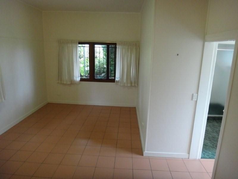 18 Bowd Pde, Wavell Heights QLD 4012