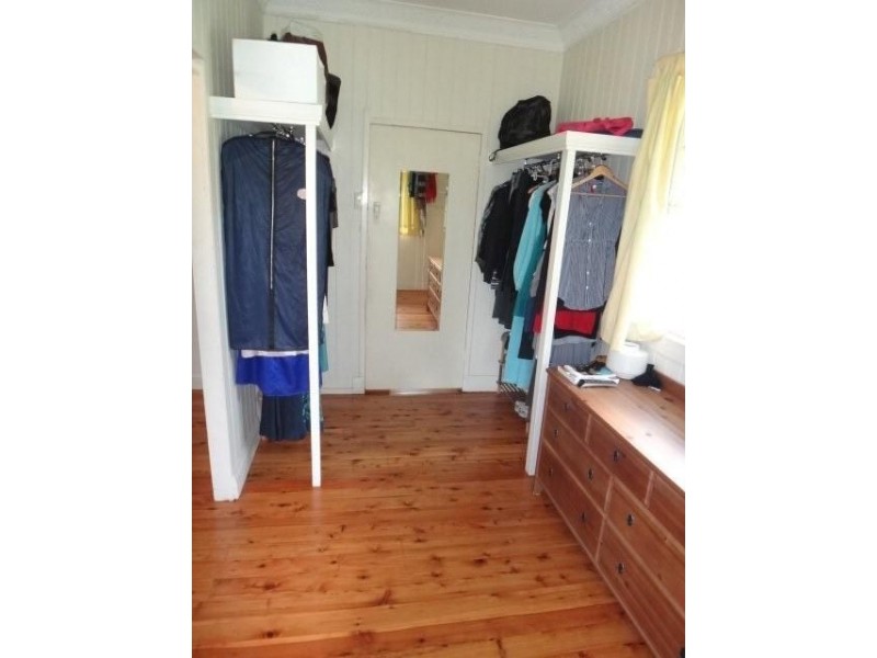 31 Hilltop Avenue, Chermside QLD 4032