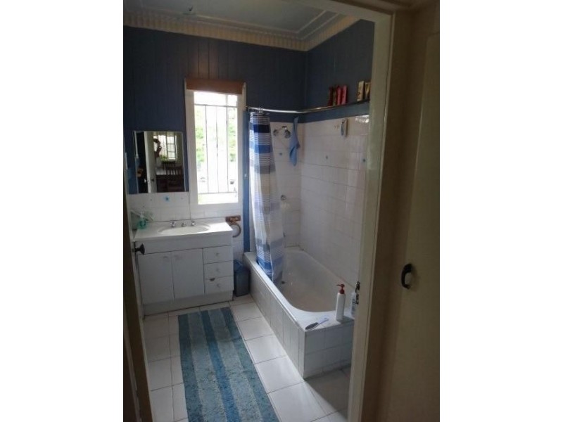 31 Hilltop Avenue, Chermside QLD 4032