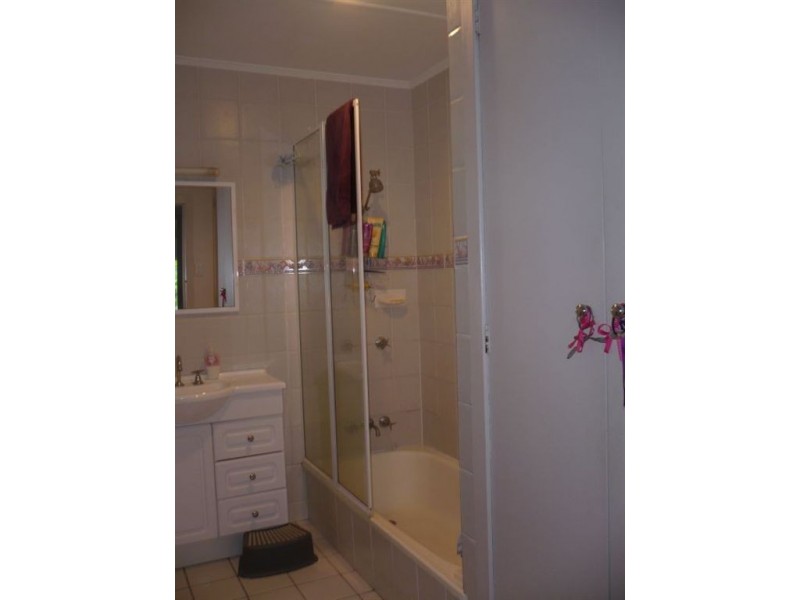 8 Lindale Street, Chermside West QLD 4032