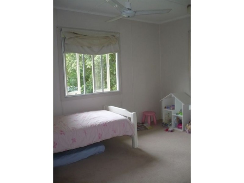 8 Lindale Street, Chermside West QLD 4032