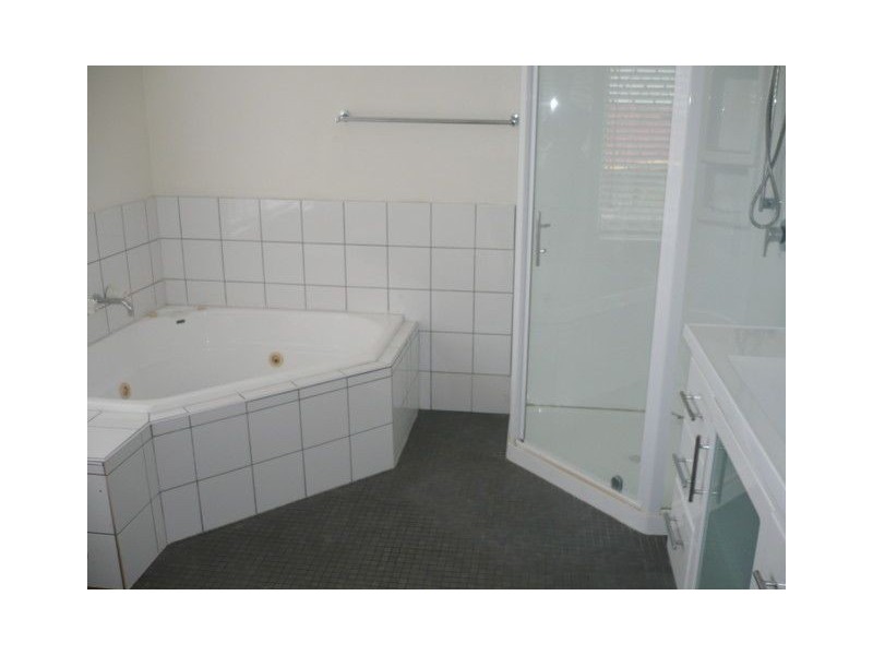 87 Redbourne Street, Chermside West QLD 4032