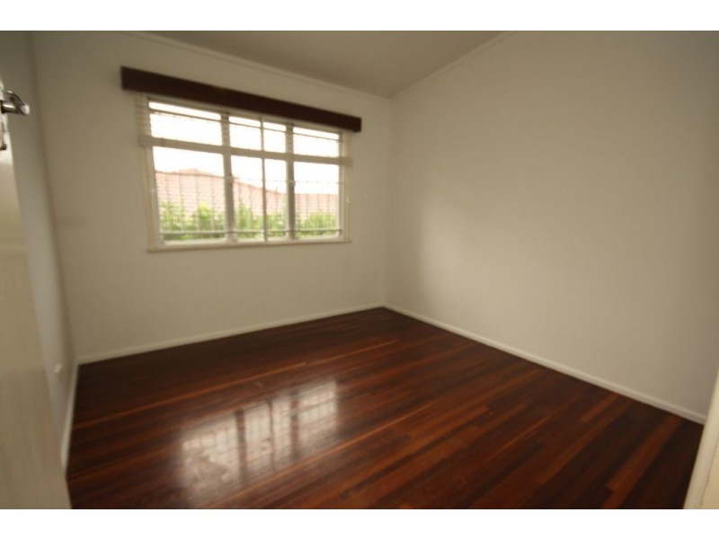 6 Tyrone Street, Chermside West QLD 4032