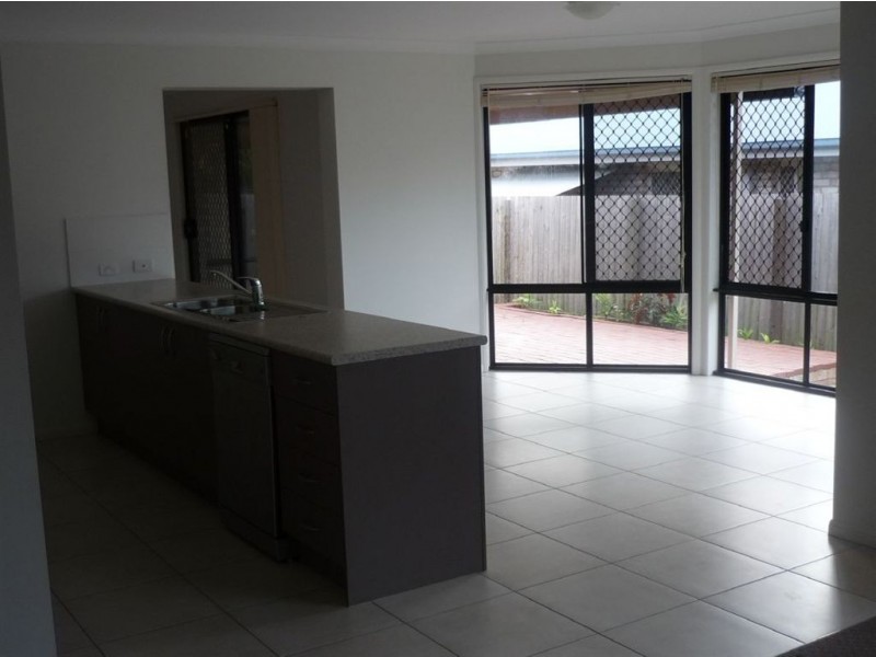 83 Cowie Rd, Carseldine QLD 4034