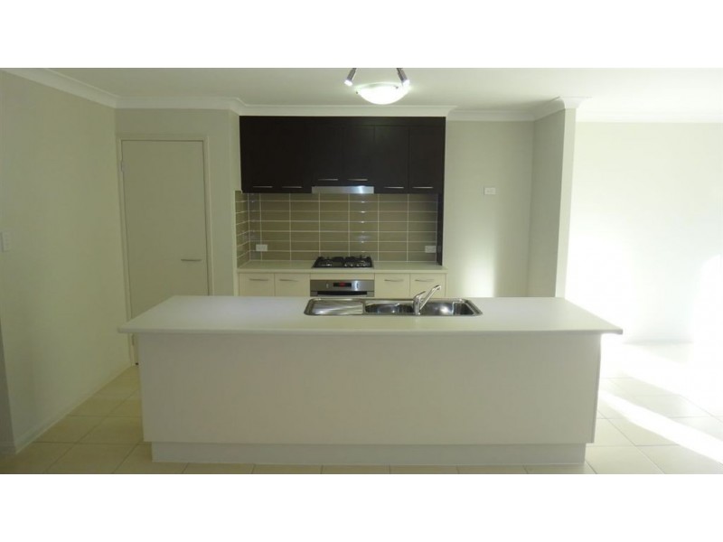 30 Merimbula Cr, Fitzgibbon QLD 4018