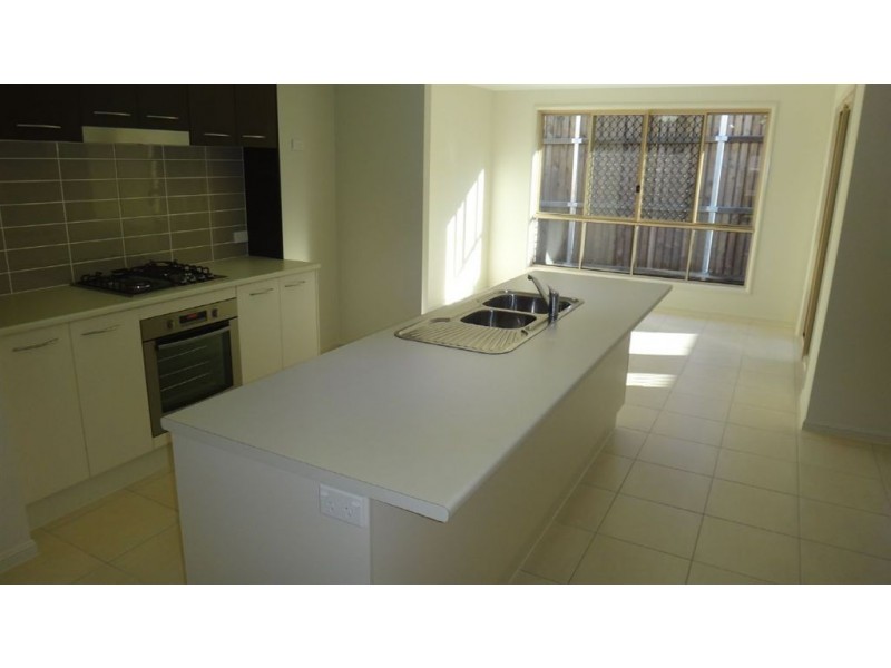 30 Merimbula Cr, Fitzgibbon QLD 4018