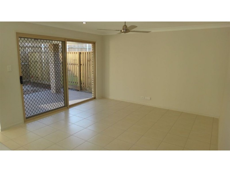 30 Merimbula Cr, Fitzgibbon QLD 4018