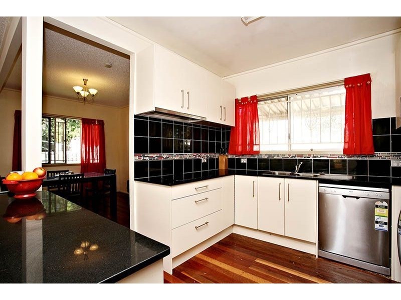 2 Dibbil Street, Chermside West QLD 4032