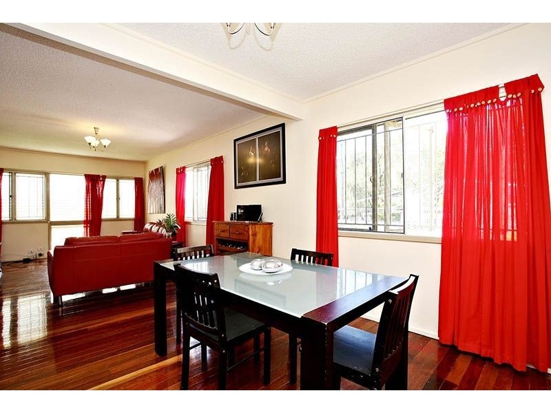 2 Dibbil Street, Chermside West QLD 4032