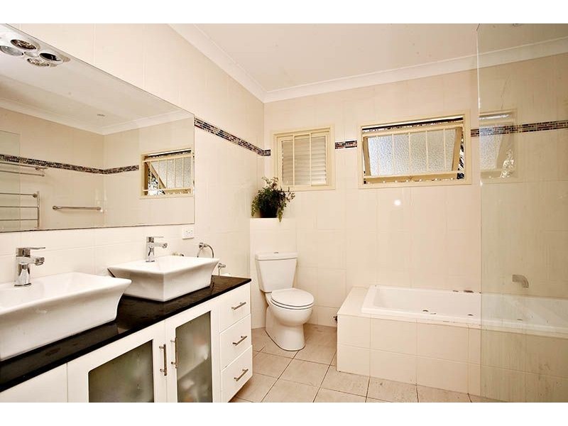 2 Dibbil Street, Chermside West QLD 4032