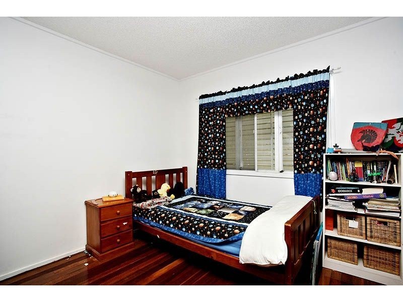 2 Dibbil Street, Chermside West QLD 4032