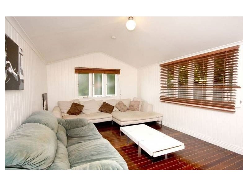 132 Kedron Park Road, Wooloowin QLD 4030