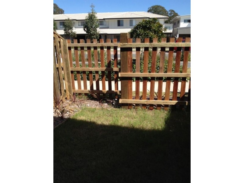 4/8 Palmerston Lane (cnr carselgrove), Fitzgibbon QLD 4018