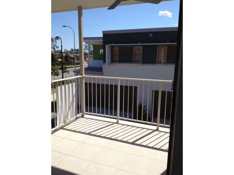 4/8 Palmerston Lane (cnr carselgrove), Fitzgibbon QLD 4018