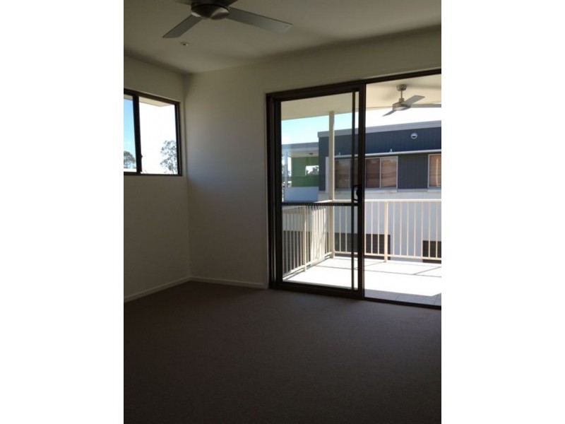 4/8 Palmerston Lane (cnr carselgrove), Fitzgibbon QLD 4018