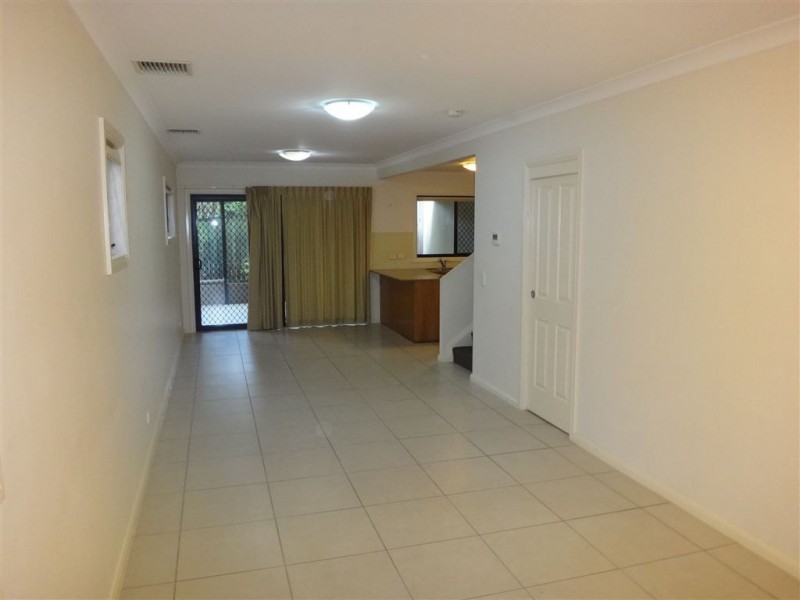 3/15 Curwen Terrace, Chermside QLD 4032