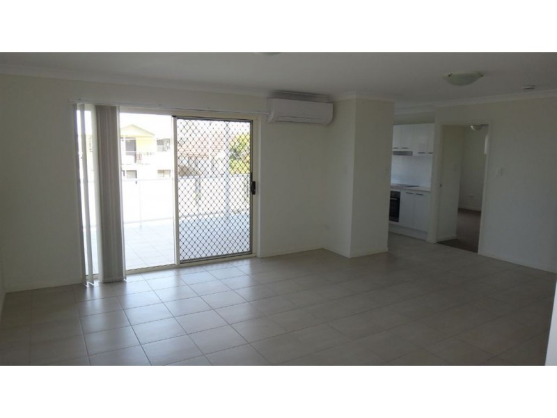 2/18 Zenith Ave, Chermside QLD 4032