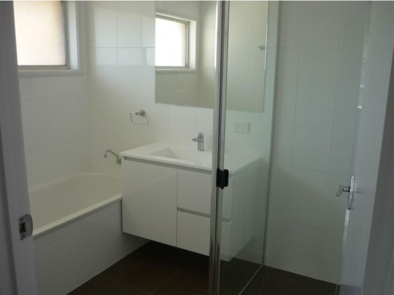 2 Benyon Street, Wavell Heights QLD 4012