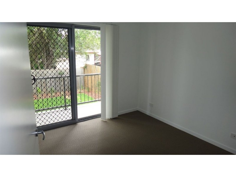 2/16 Dulendella Street, Zillmere QLD 4034