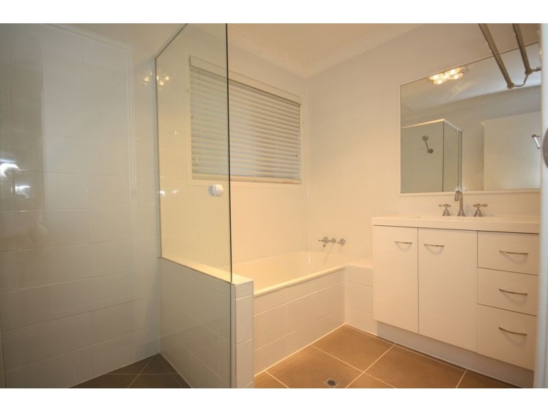 26 Niven Street, Stafford Heights QLD 4053