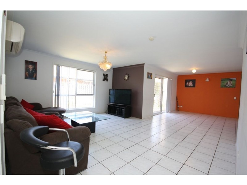 93 Silkyoak Ct, Fitzgibbon QLD 4018
