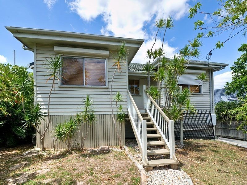 240 Rode Road, Wavell Heights QLD 4012