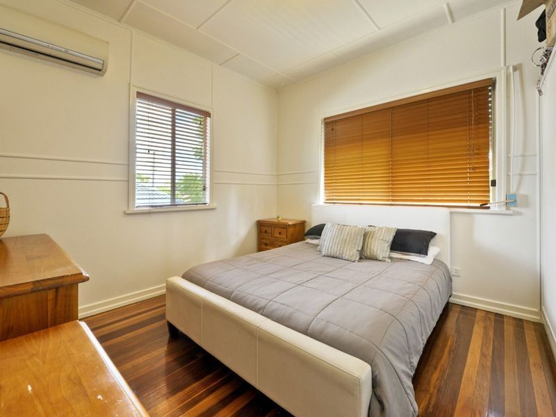 240 Rode Road, Wavell Heights QLD 4012