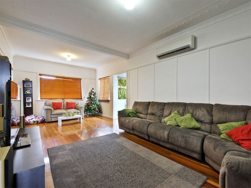 240 Rode Road, Wavell Heights QLD 4012