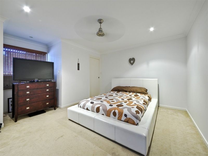 240 Rode Road, Wavell Heights QLD 4012