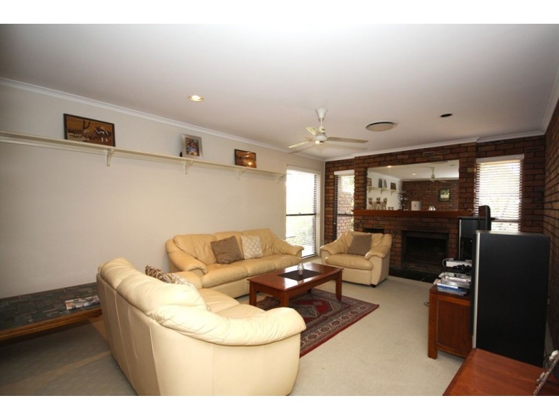 1 Arrowfield Cr, Carseldine QLD 4034