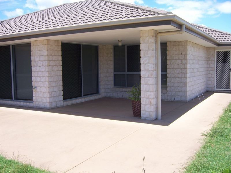 10 Bolte Cres, Kallangur QLD 4503