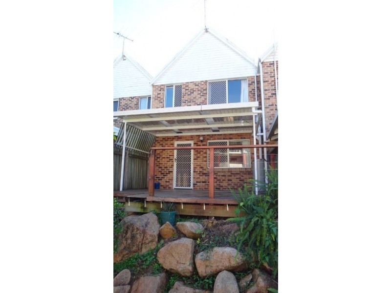 2/32 Rainey Street, Chermside QLD 4032