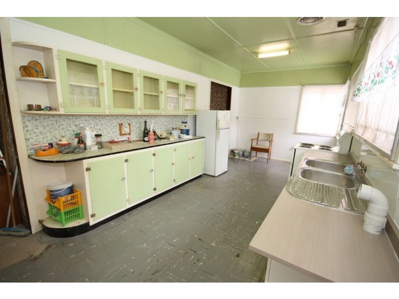 103 Main Avenue, Wavell Heights QLD 4012