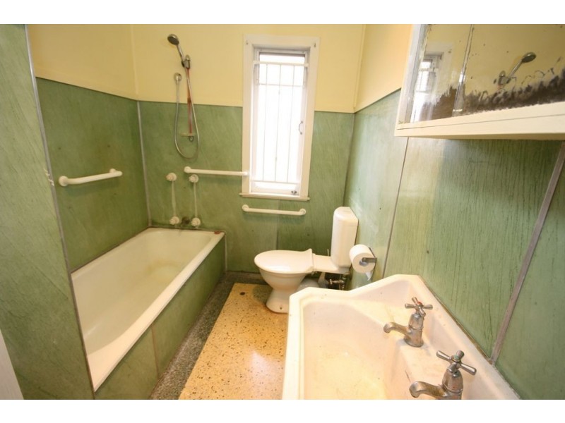 103 Main Avenue, Wavell Heights QLD 4012