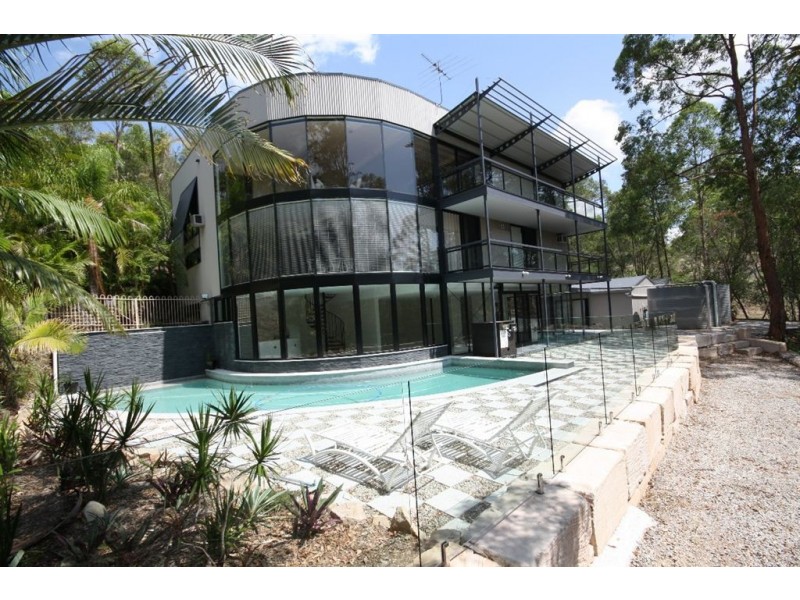 6 Christine Drive, Eatons Hill QLD 4037