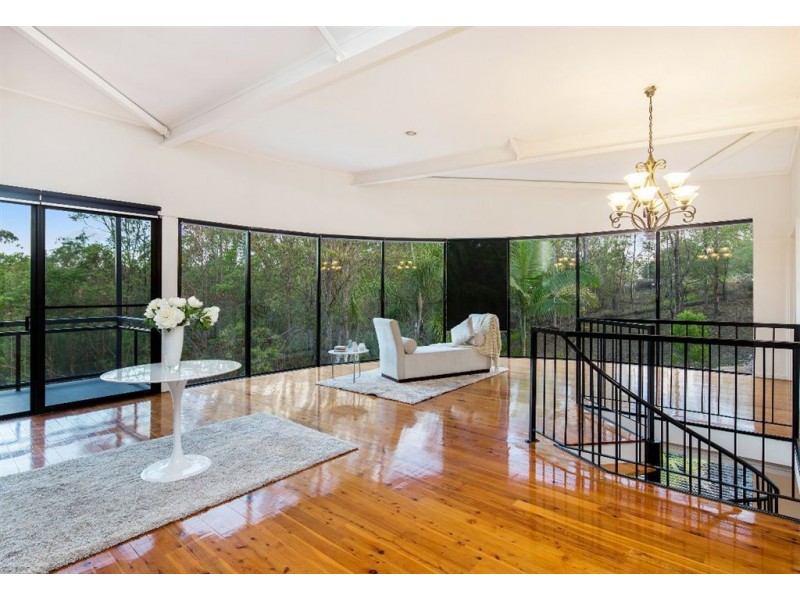 6 Christine Drive, Eatons Hill QLD 4037