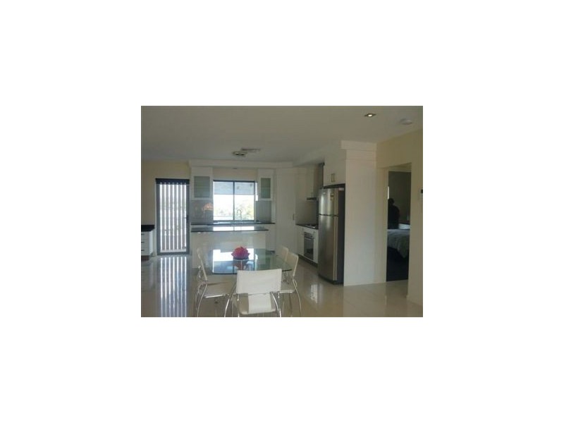 11/215 Wellington Street, East Brisbane QLD 4169