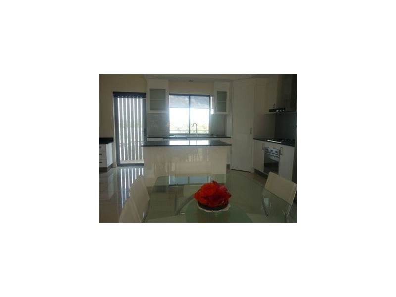 11/215 Wellington Street, East Brisbane QLD 4169