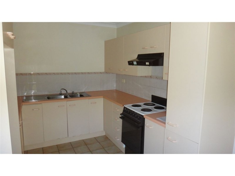 2/68 Hilltop Avenue, Chermside QLD 4032