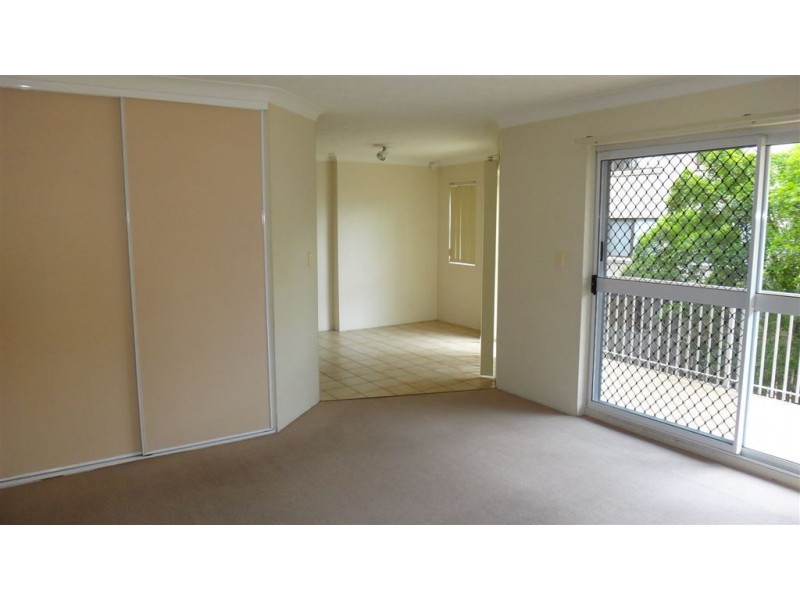 2/68 Hilltop Avenue, Chermside QLD 4032