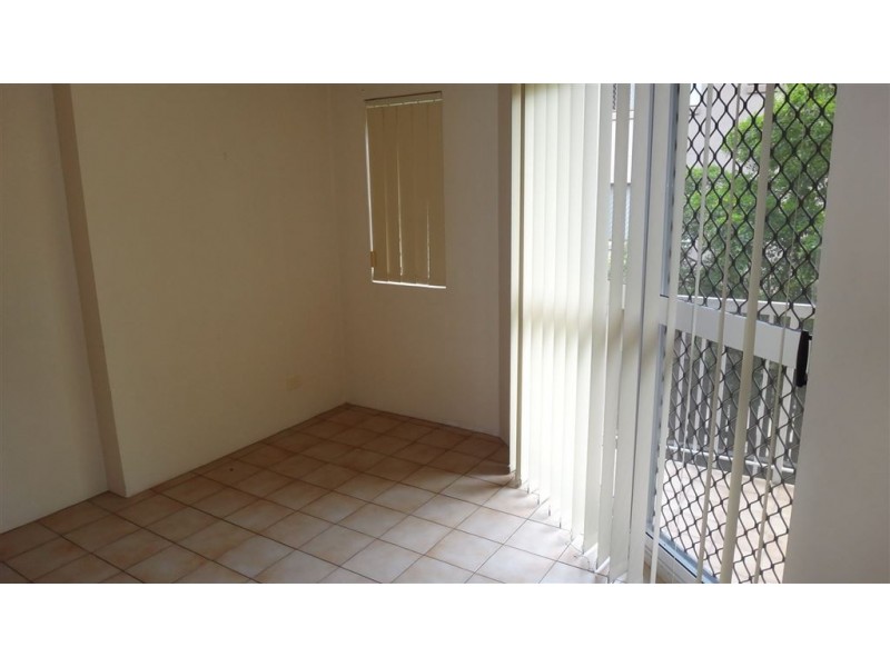 2/68 Hilltop Avenue, Chermside QLD 4032