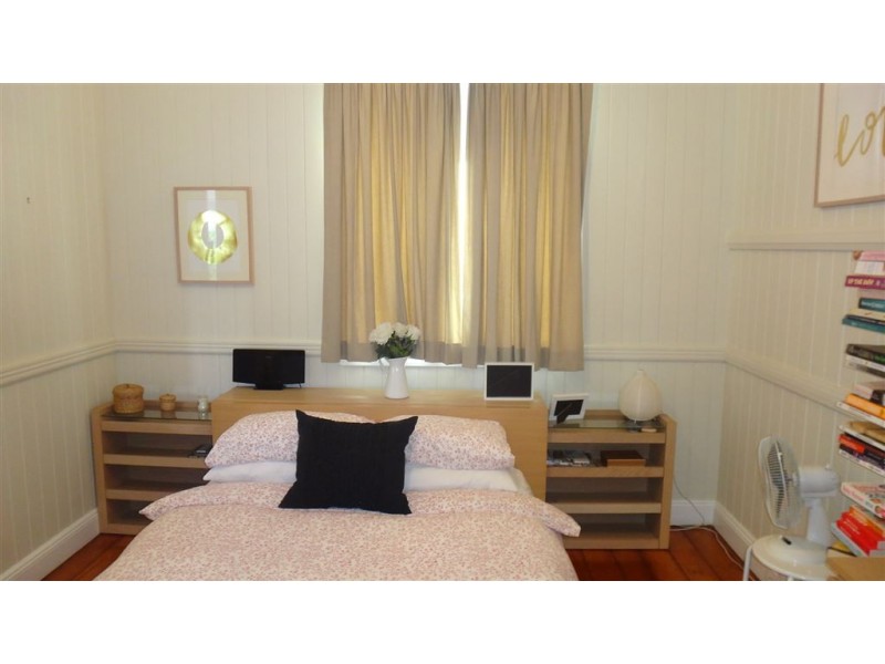 72 Days Road, Grange QLD 4051