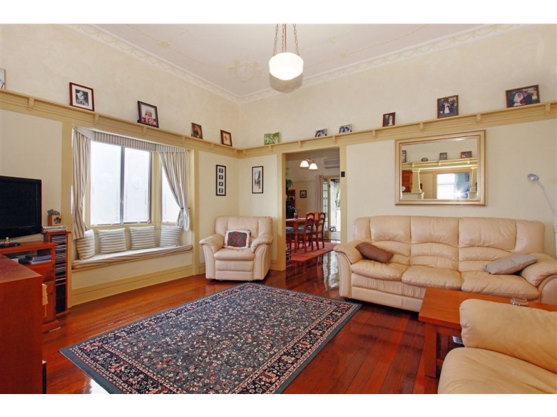 8 Wood Street, Kedron QLD 4031