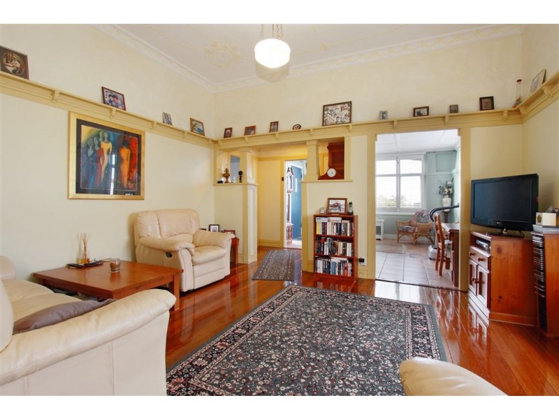 8 Wood Street, Kedron QLD 4031