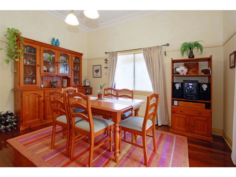 8 Wood Street, Kedron QLD 4031