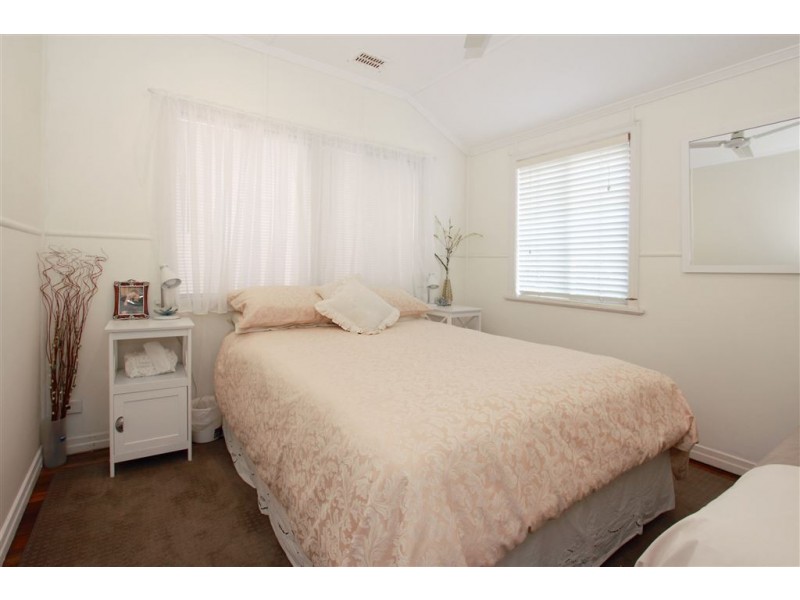 8 Wood Street, Kedron QLD 4031