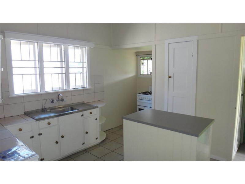 35 Latham St, Chermside QLD 4032