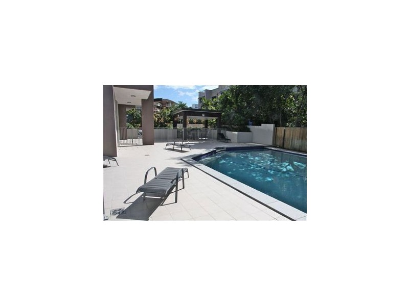 2/215 Wellington Road, East Brisbane QLD 4169